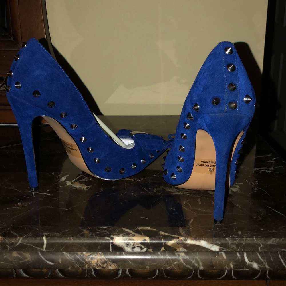 Royalty - Picture 4 of 5